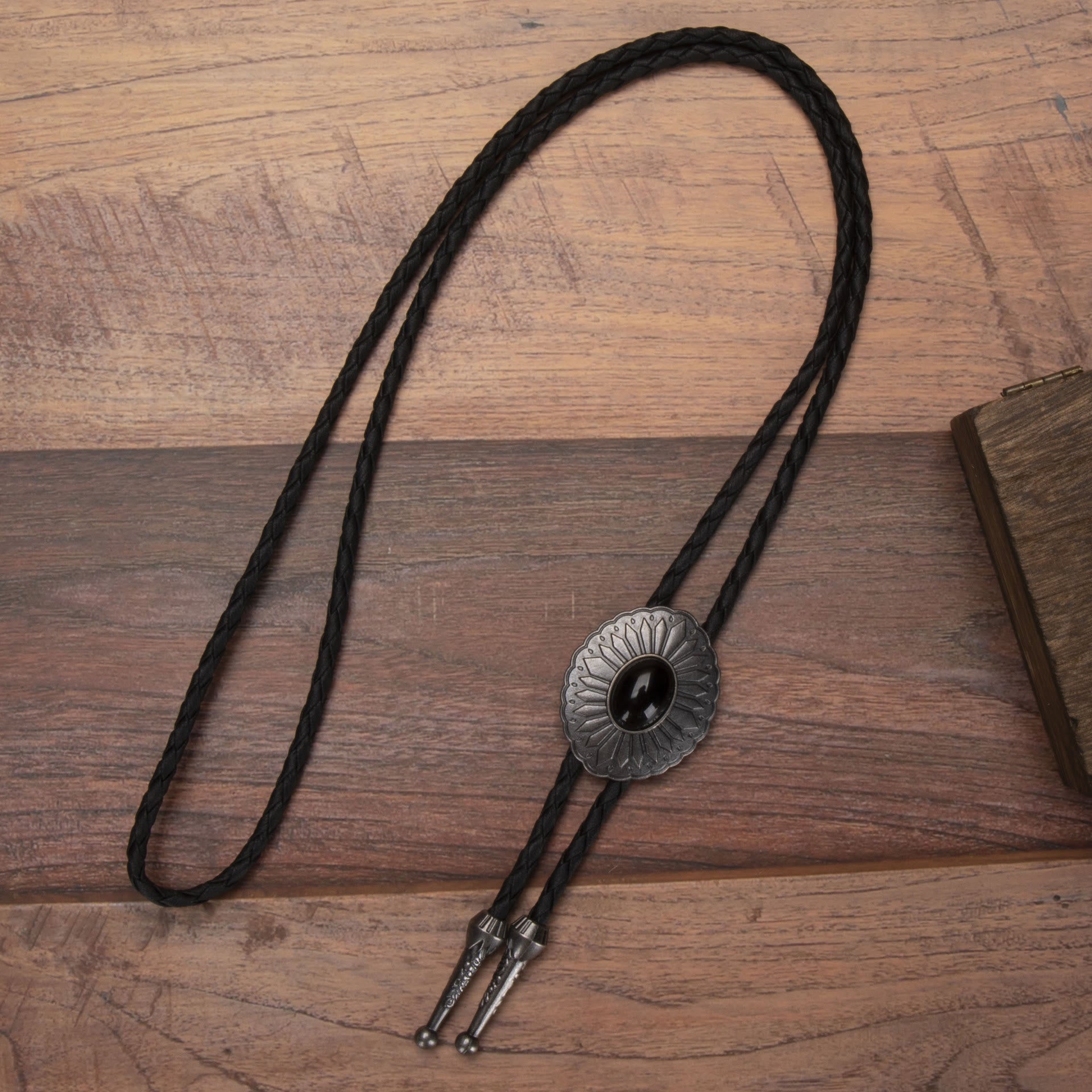 Exquisite Silver Oval Plate Turquoise Pendant Bolo Tie