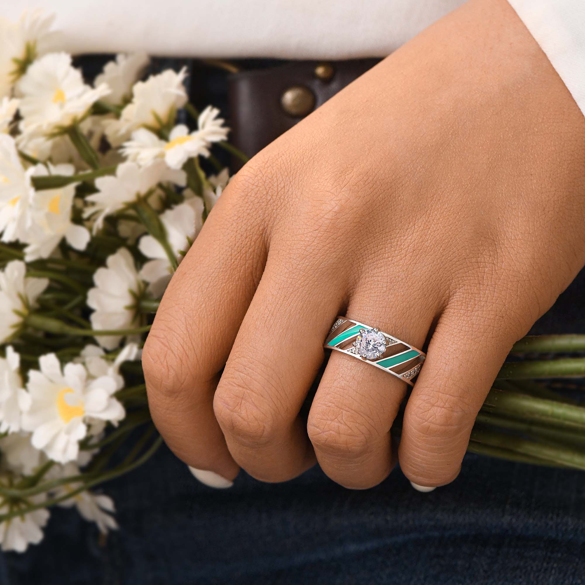 Aurora Veil Ring - Moissanite