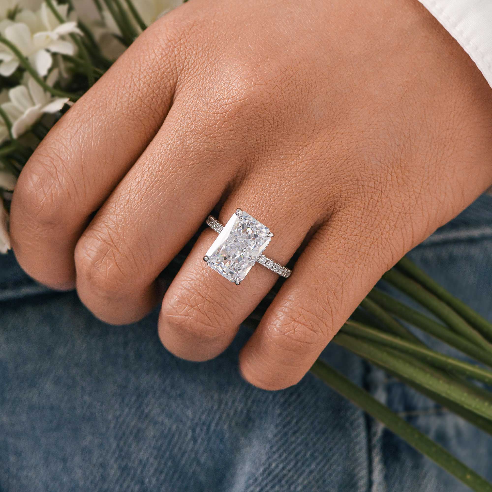 Aurora Whisper Ring - Moissanite