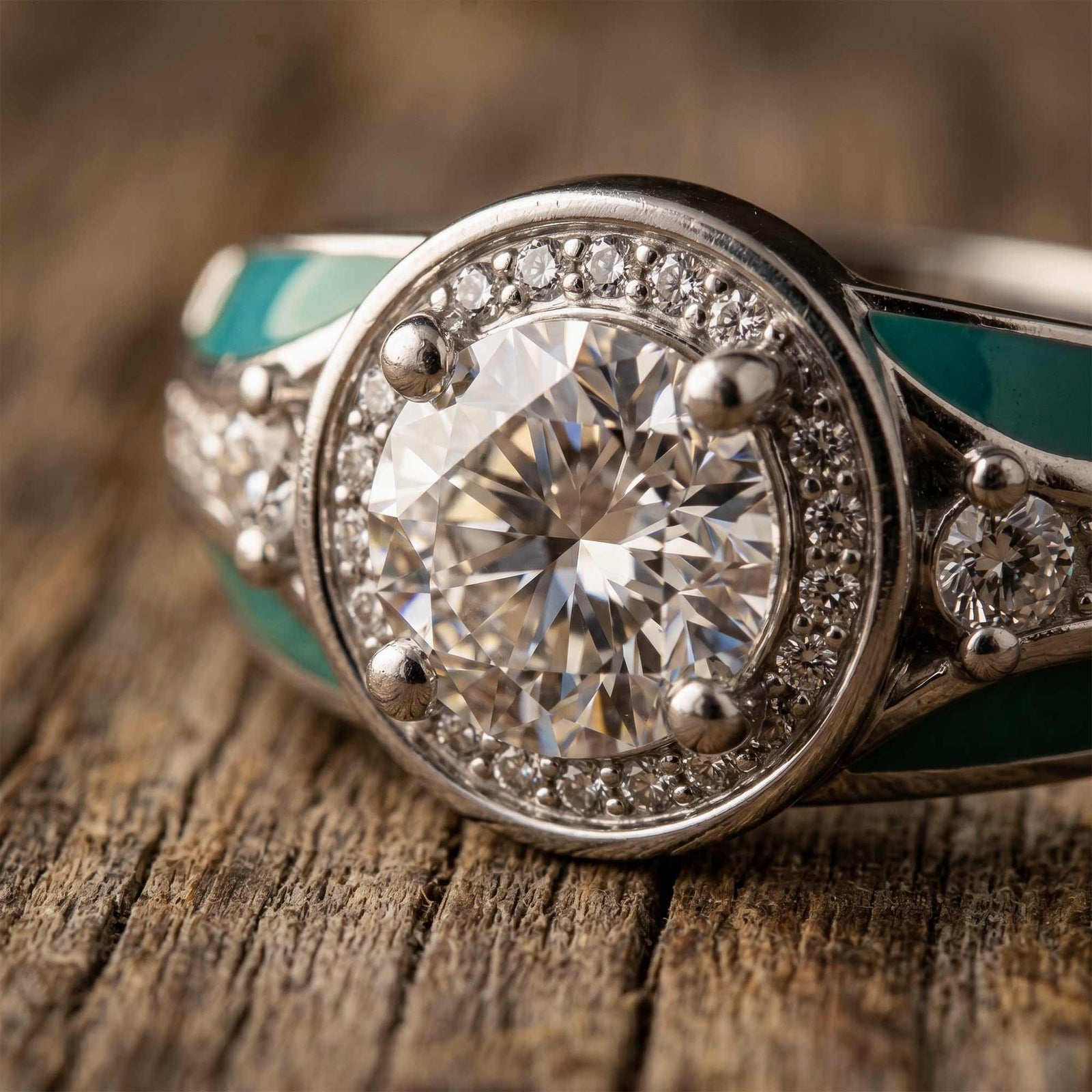 Brave Belt Ring - Moissanite