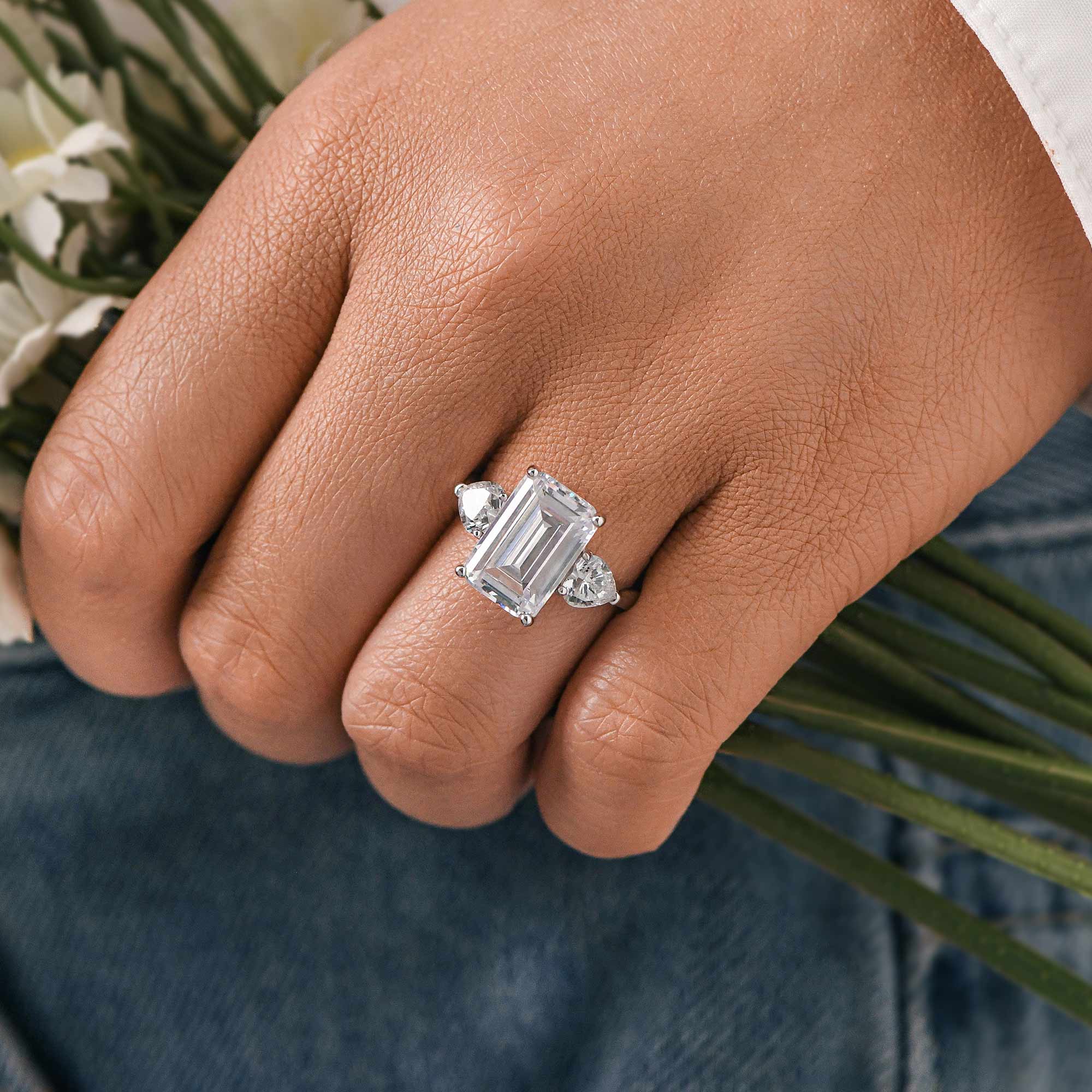 Frosted Flame Ring - Moissanite
