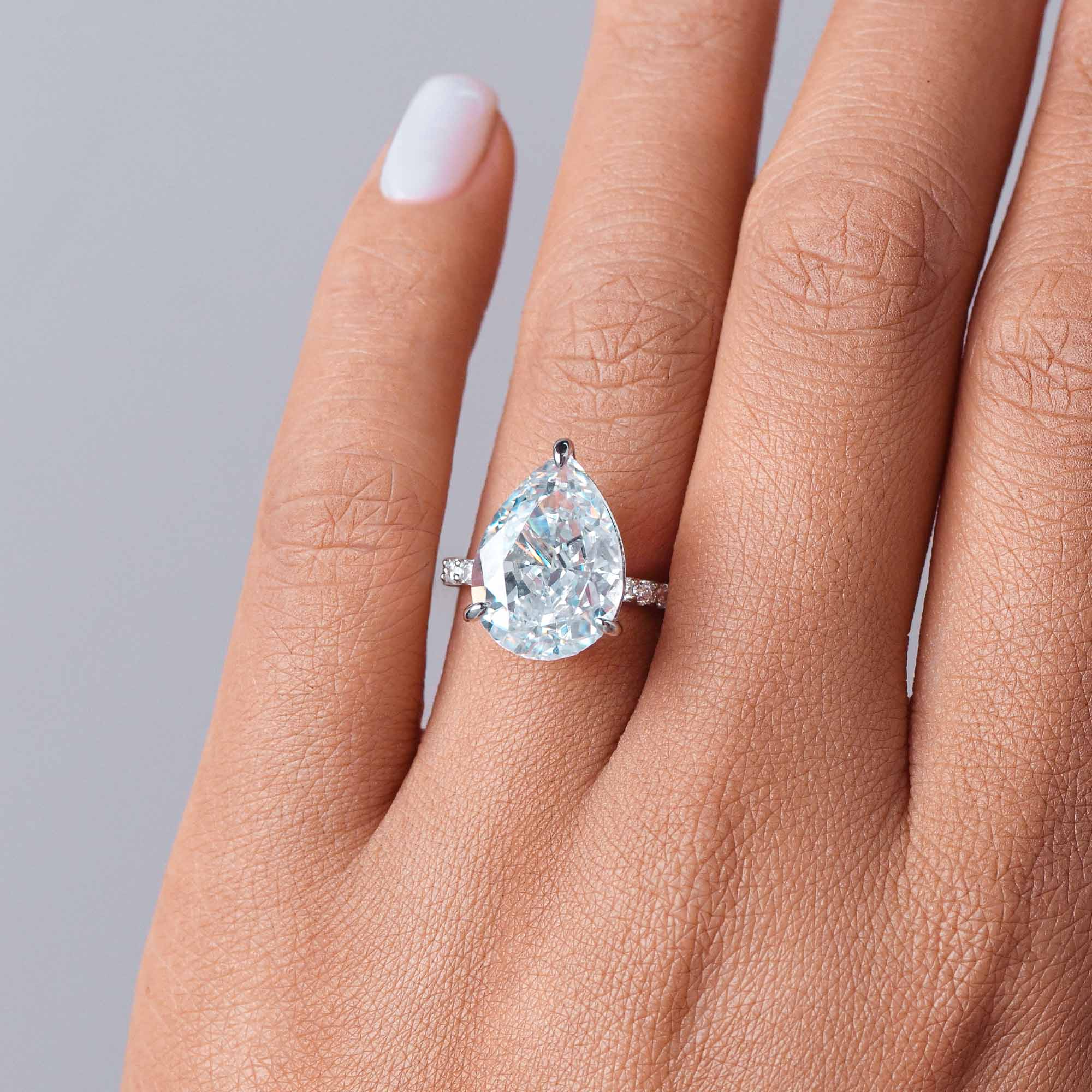 Ivory Serenity Ring - Moissanite
