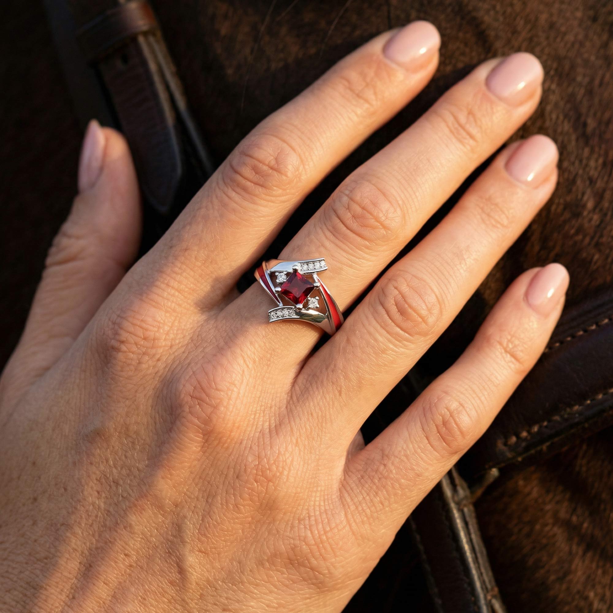 Milky Way Kiss Ring - Ruby