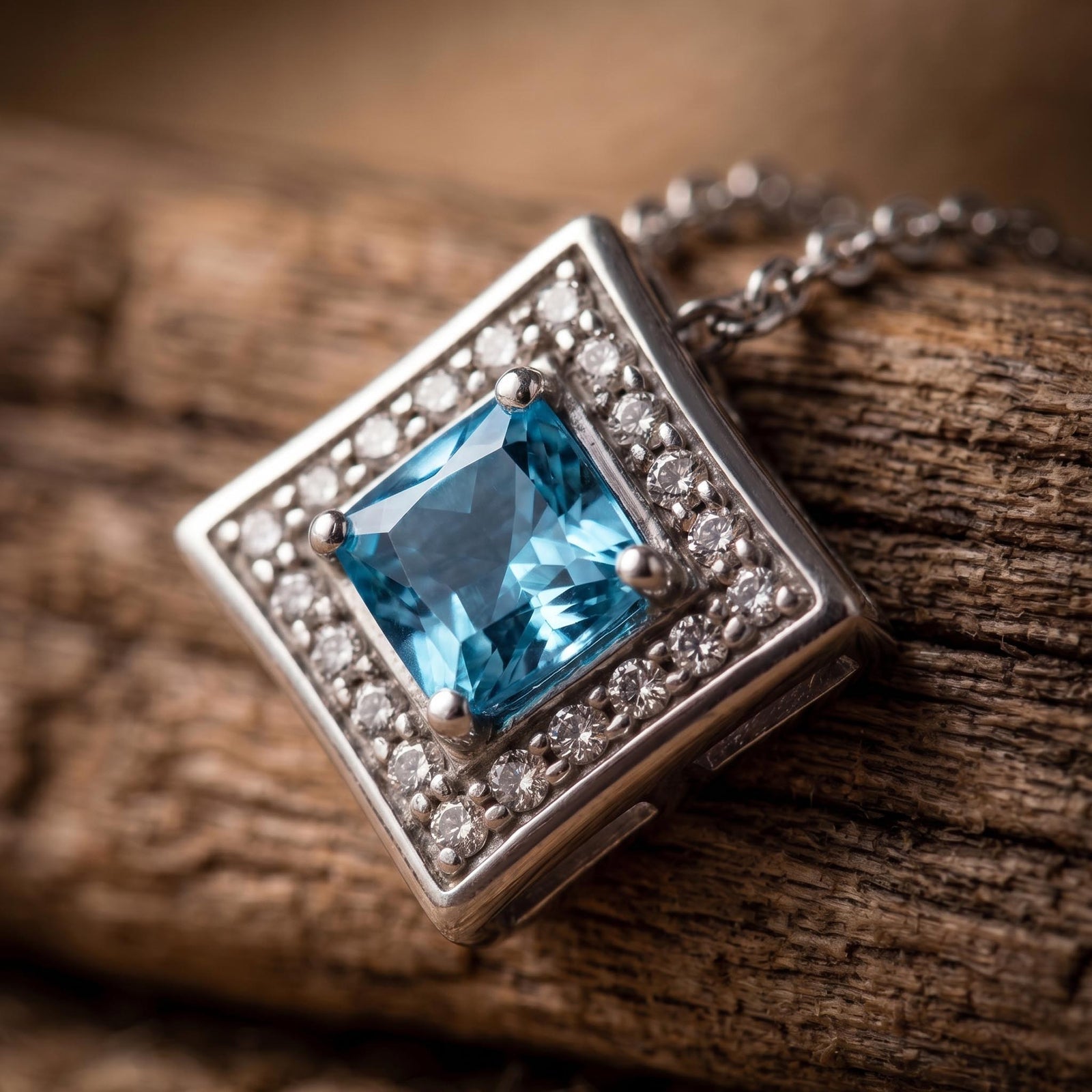 Soulful Waters Necklace - Aquamarine