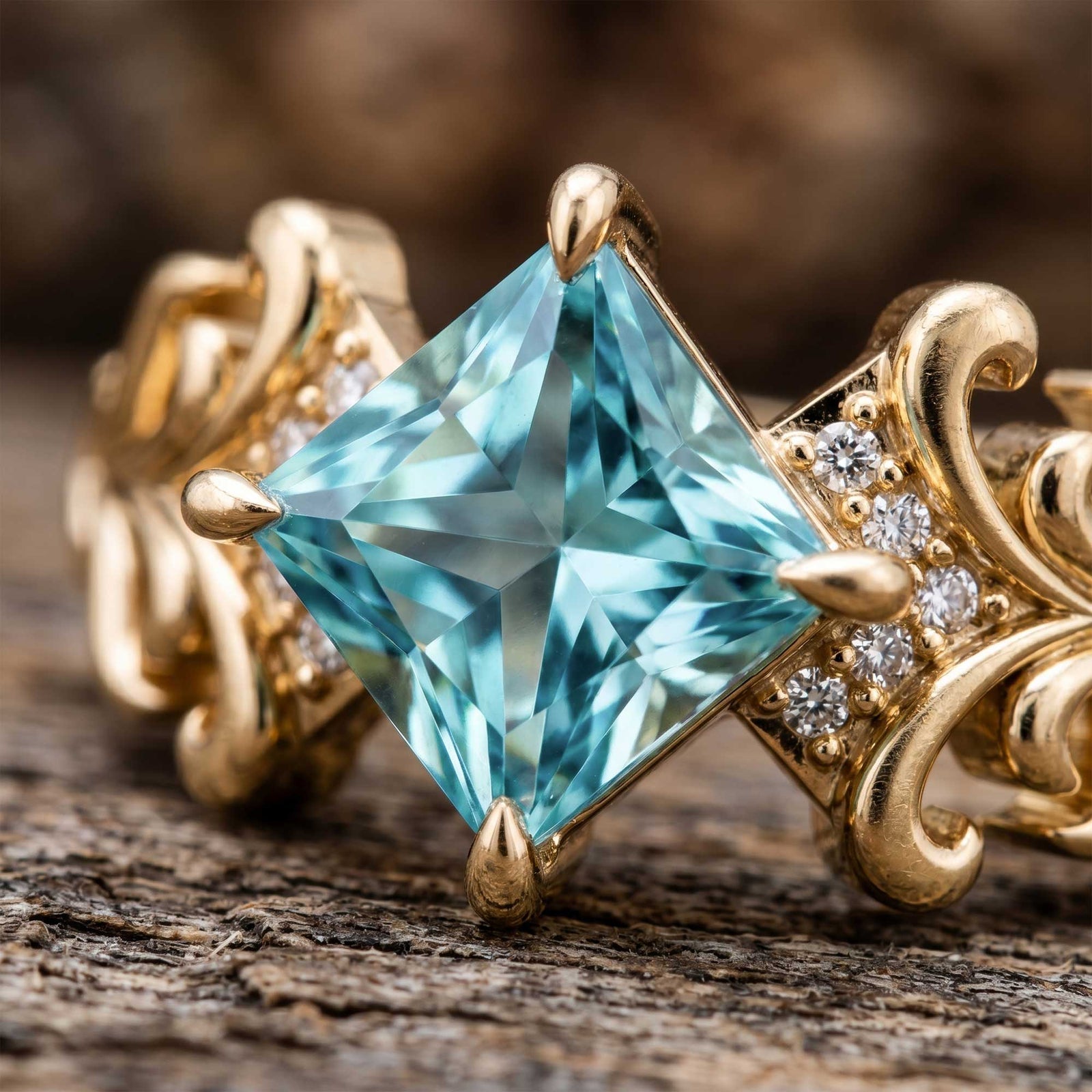 Sunspire Glow Ring - Aquamarine