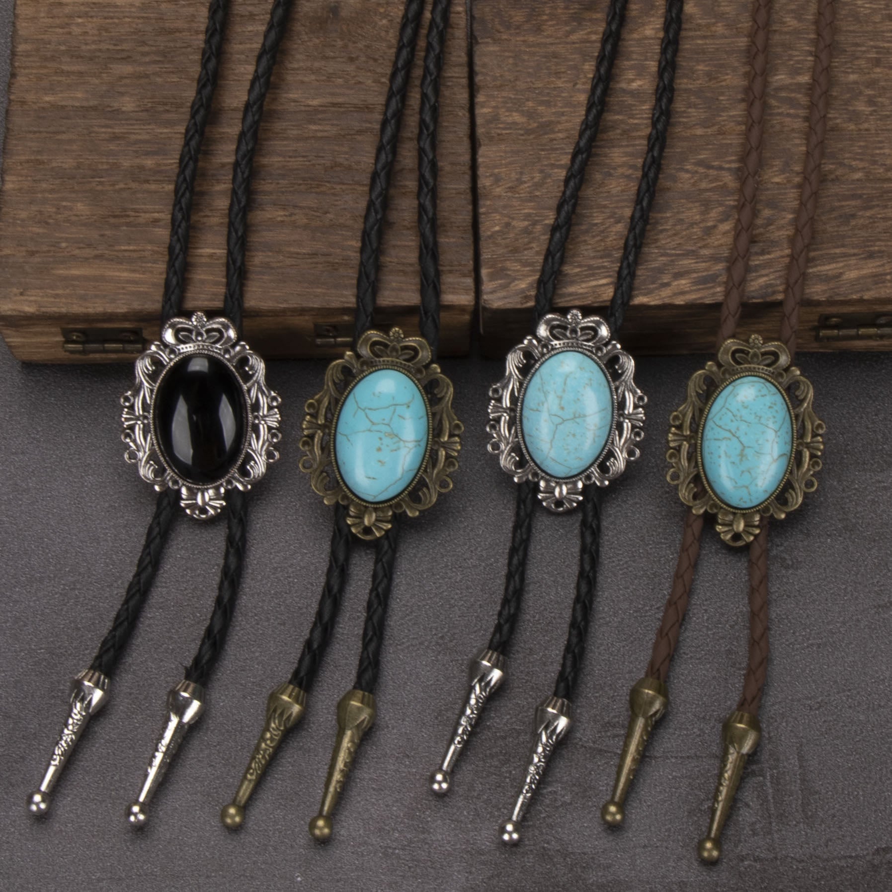 Retro Western Turquoise Elliptical Pendant Bolo Tie