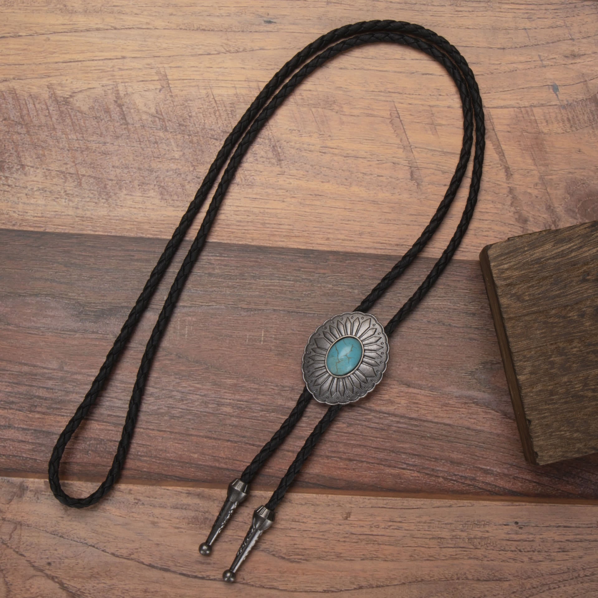 Exquisite Silver Oval Plate Turquoise Pendant Bolo Tie