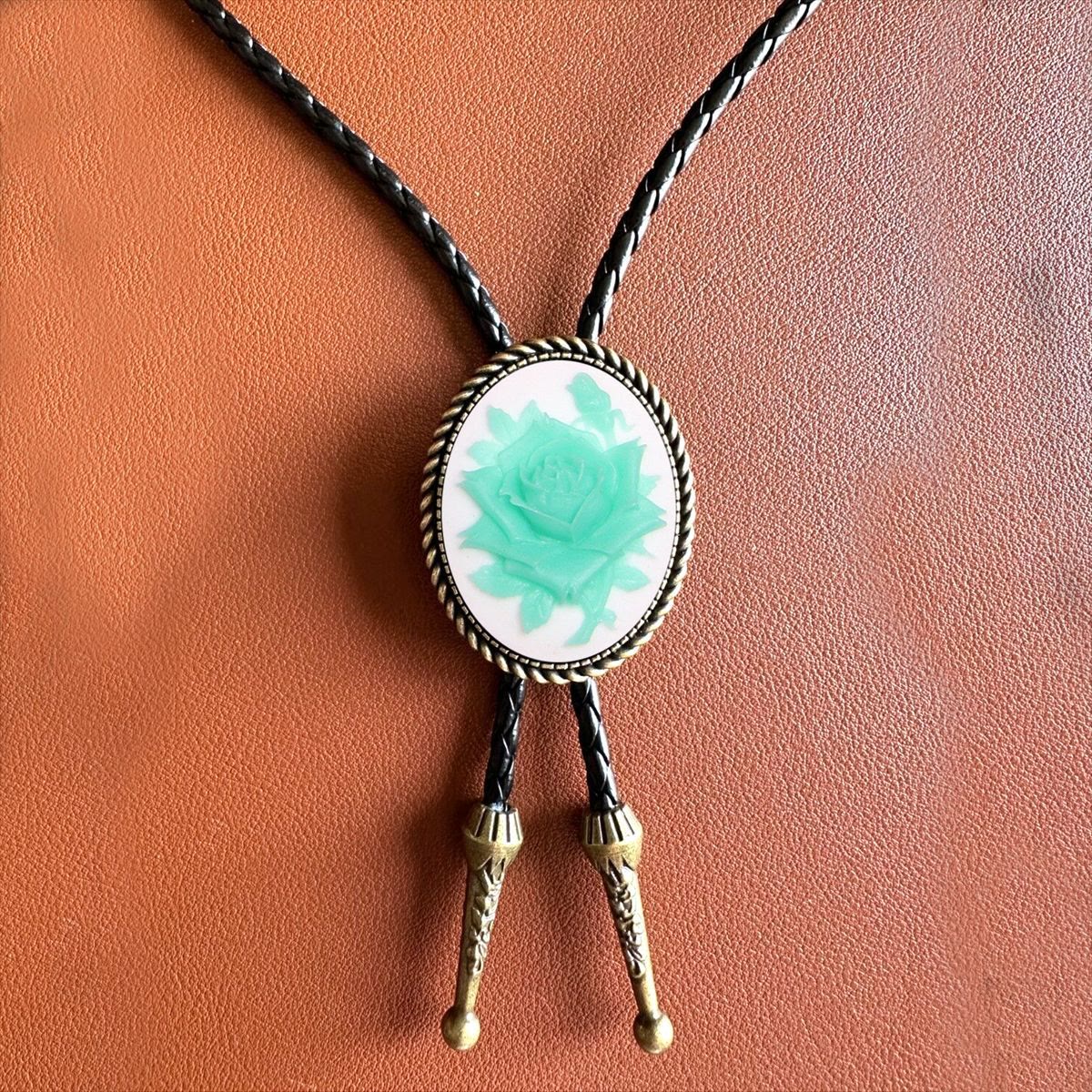 Western Cowboy Knight Creative Bull Head Bolo Tie