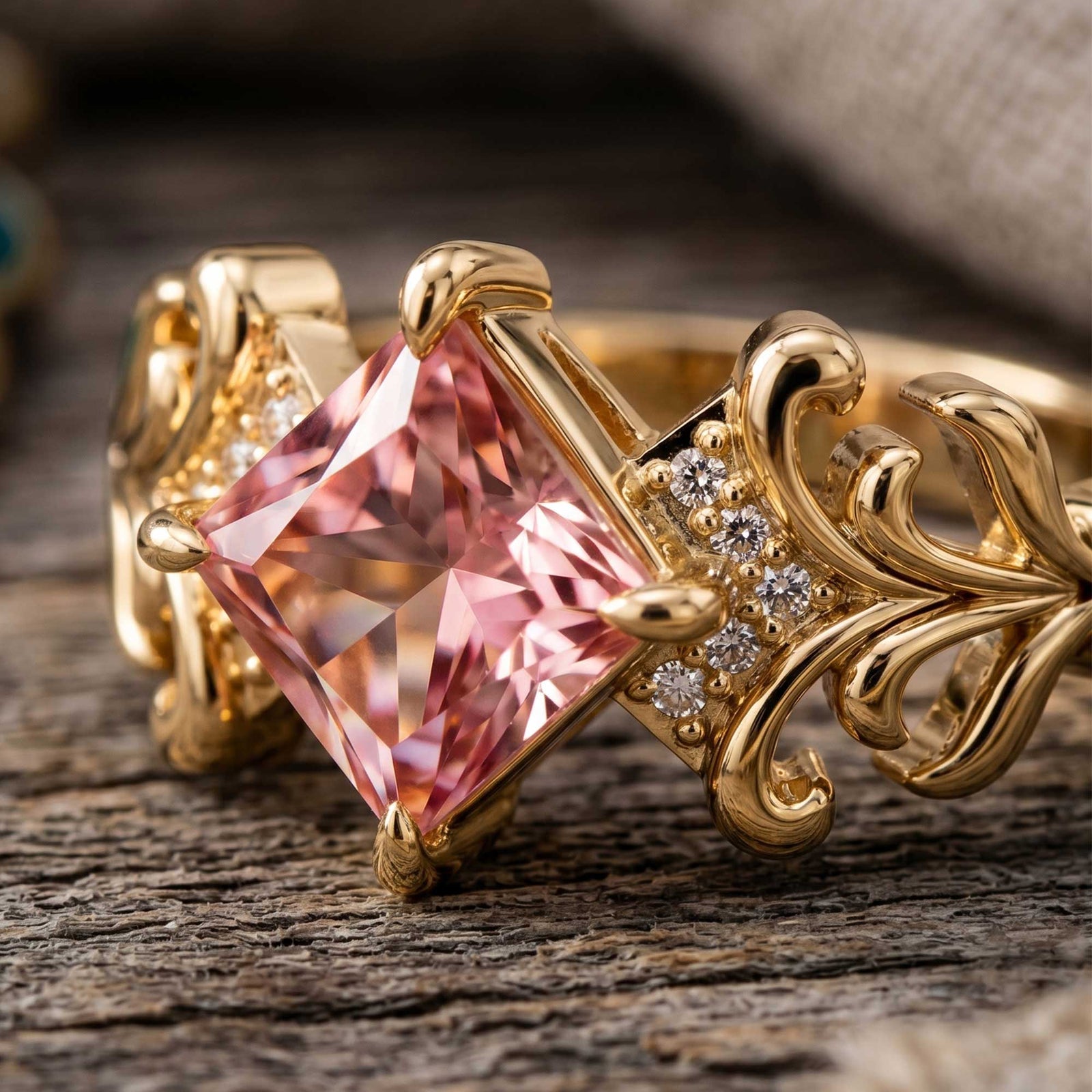 Sunspire Glow Ring - Rose Quartz