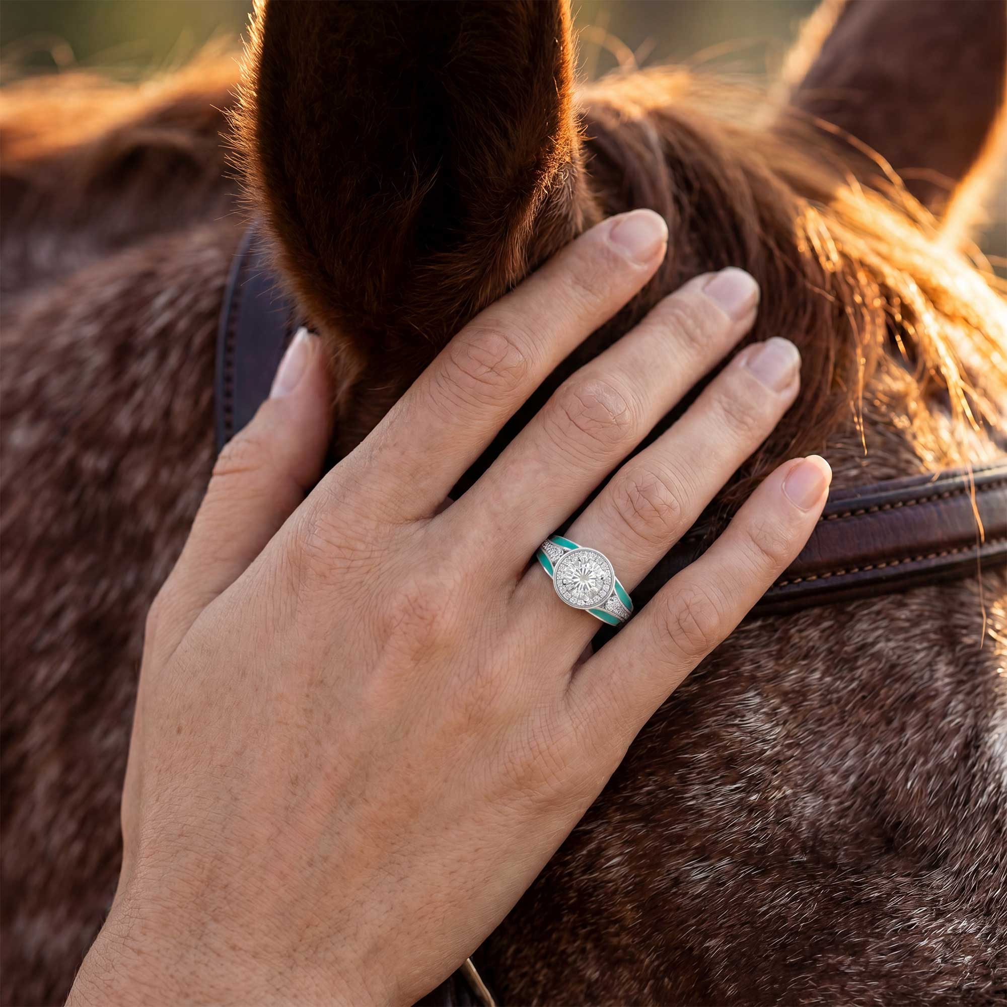 Brave Belt Ring - Moissanite