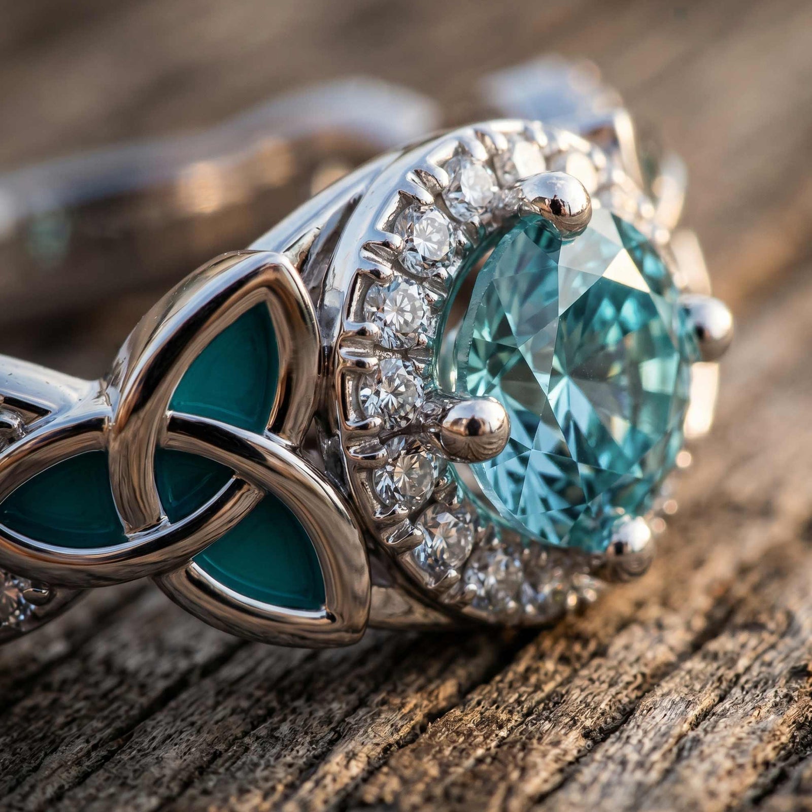Interwoven Lucky Leaf Ring - Aquamarine
