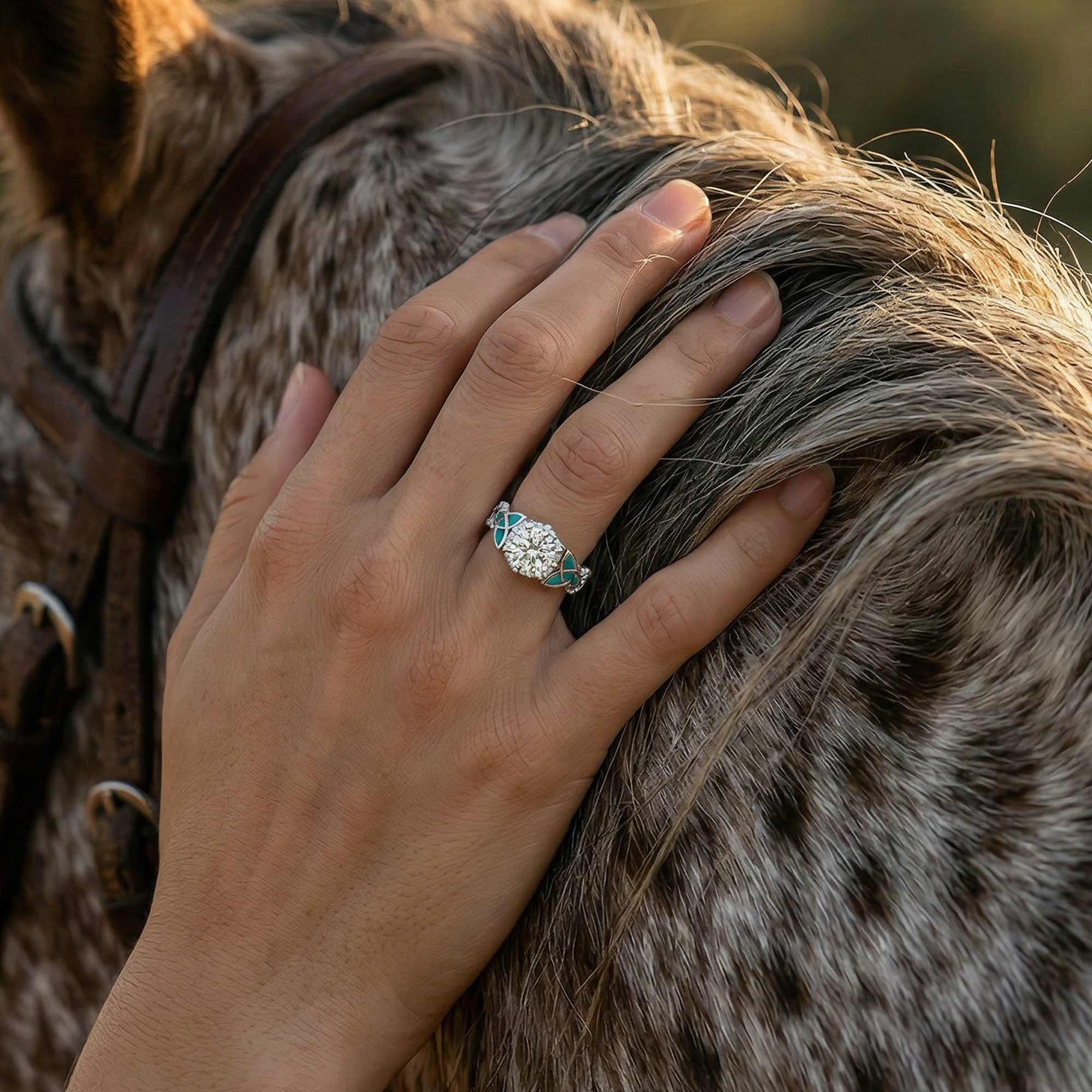 Interwoven Lucky Leaf Ring - Moissanite