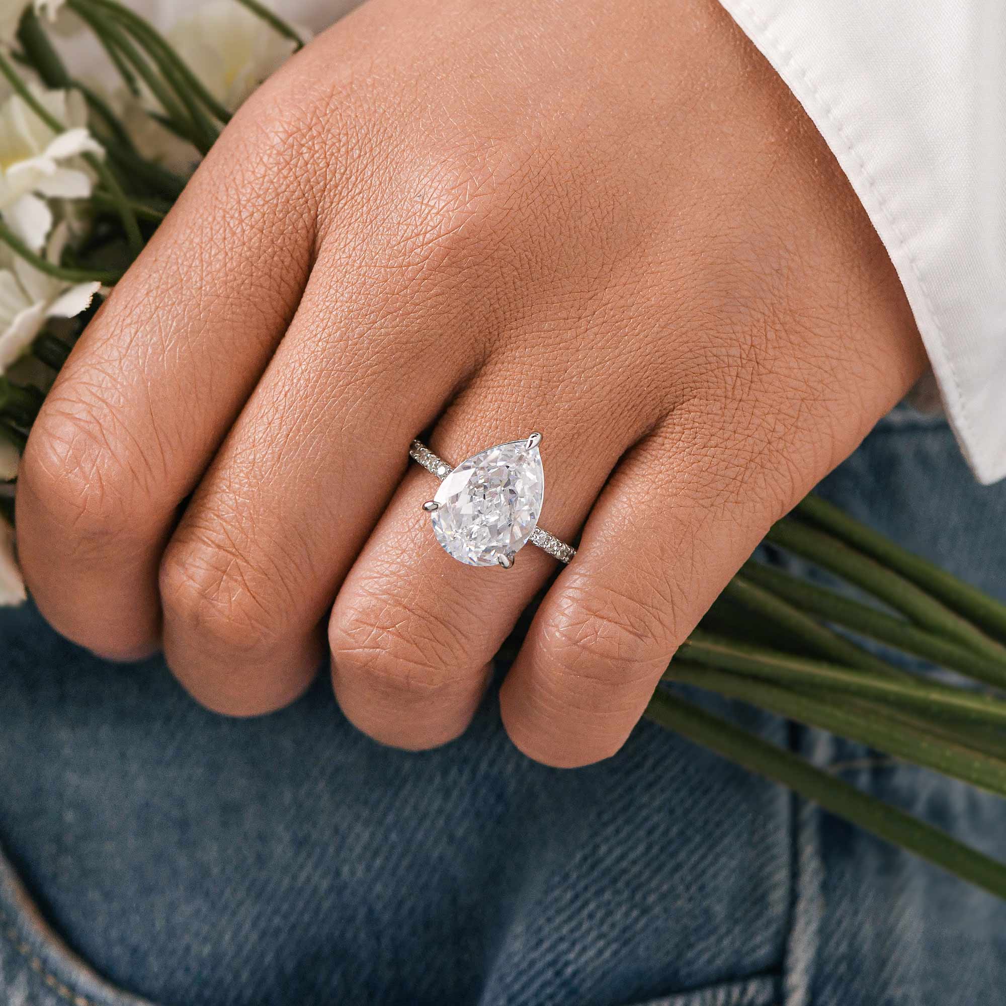 Ivory Serenity Ring - Moissanite