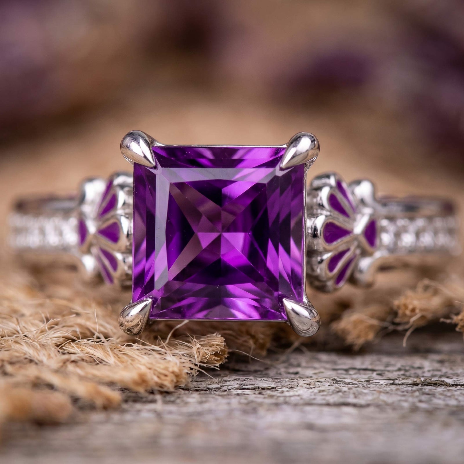 Lumen Crest Ring - Amethyst