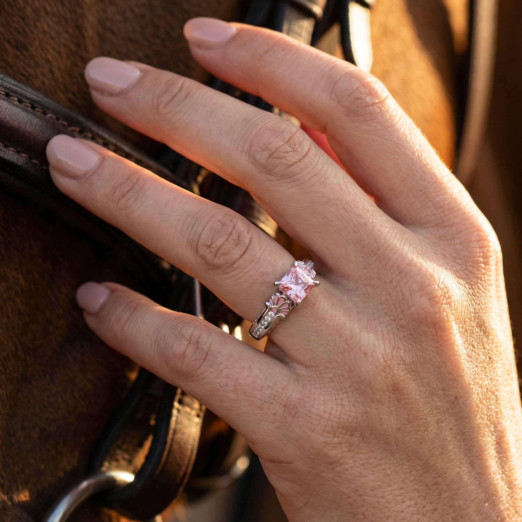 Lumen Crest Ring - Rose Quartz