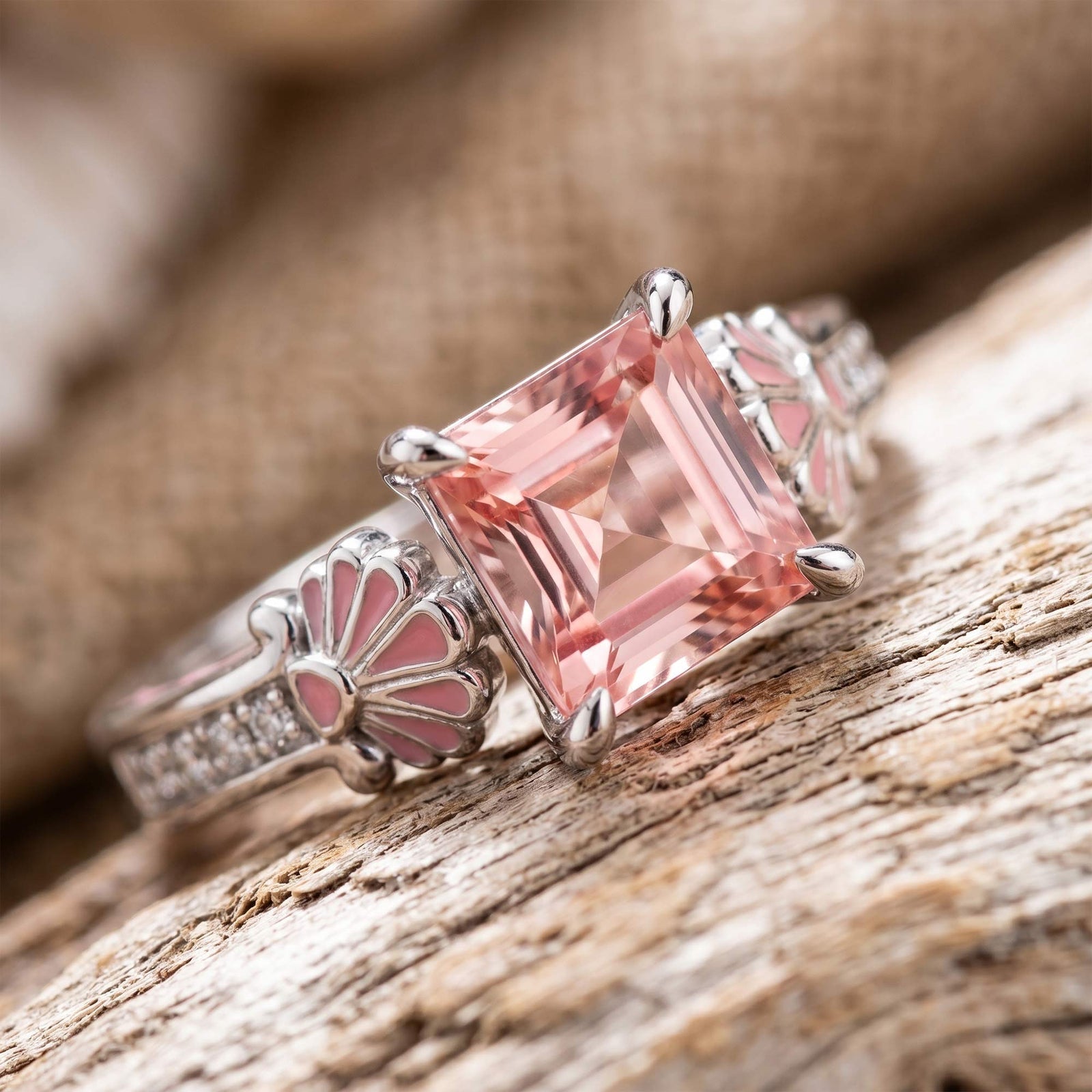 Lumen Crest Ring - Rose Quartz