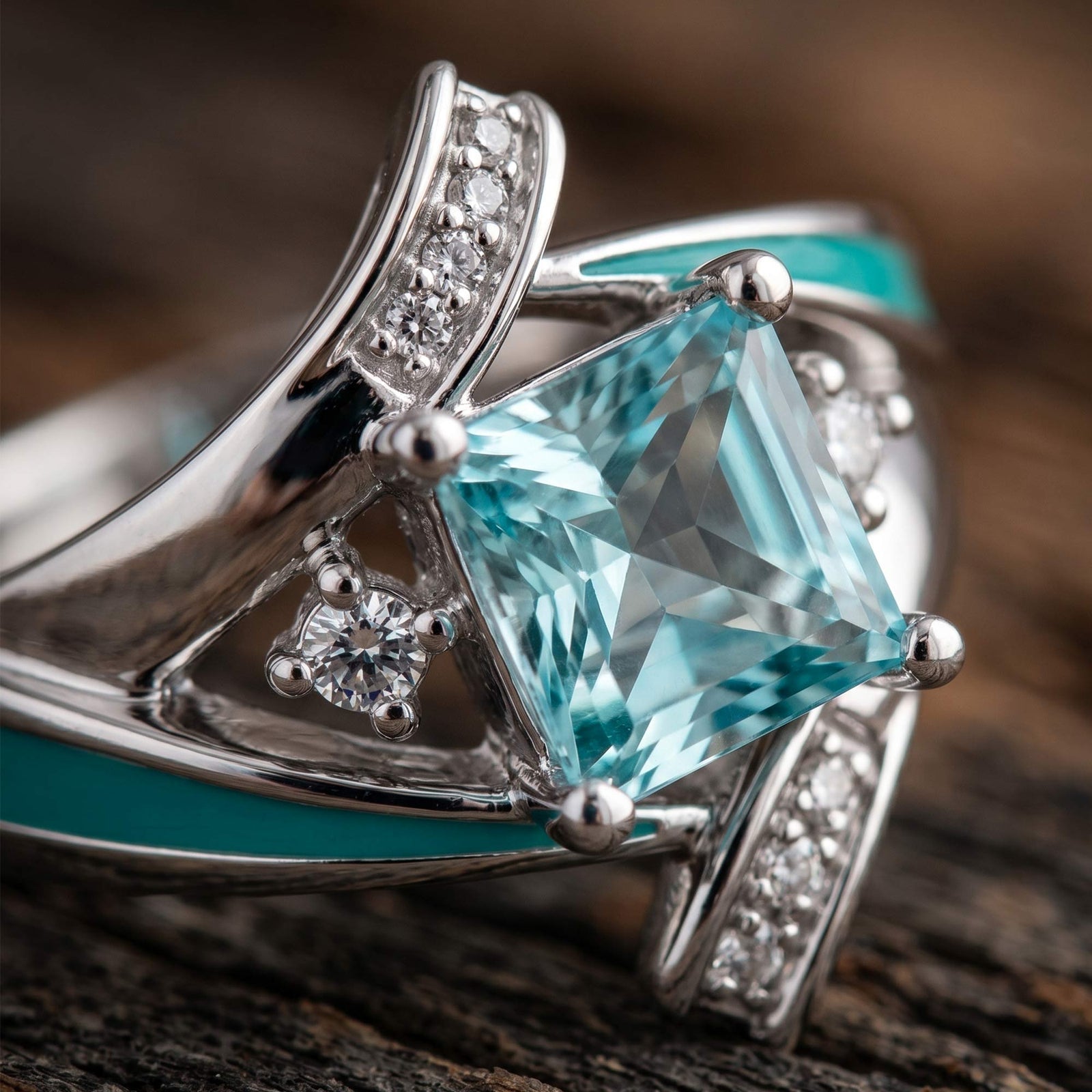 Milky Way Kiss Ring - Aquamarine