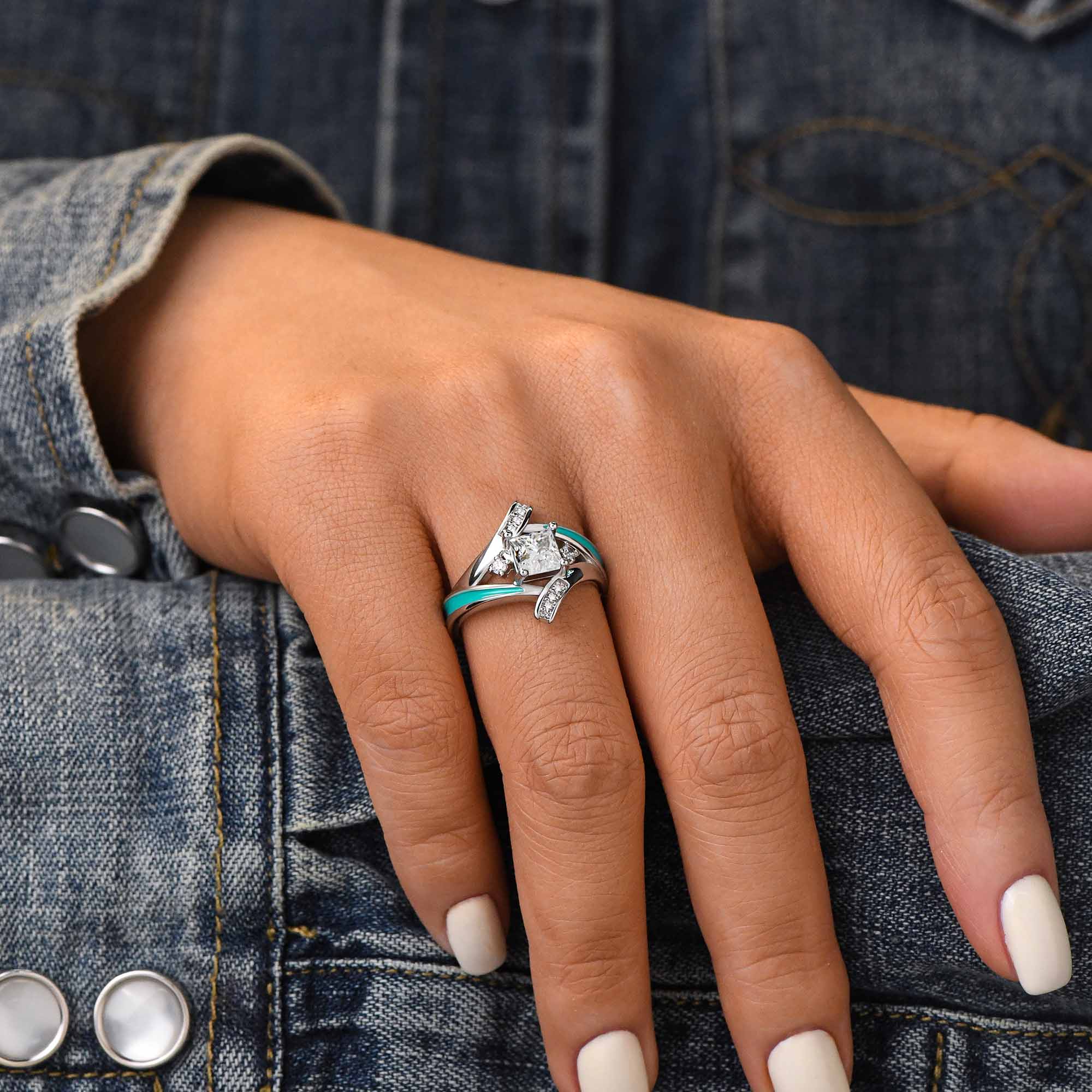 Milky Way Kiss Ring - Moissanite