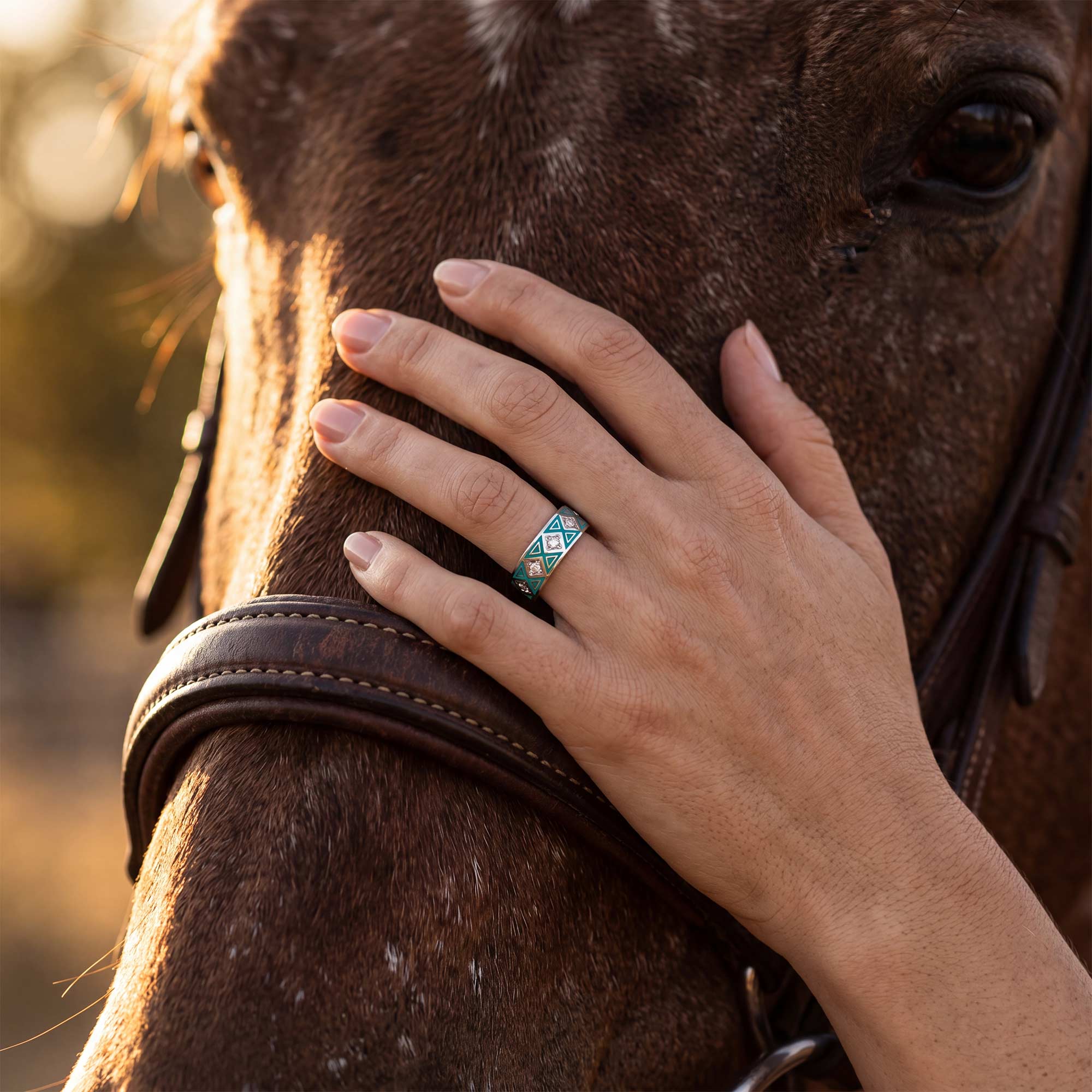 Totem Gleam Ring - Moissanite